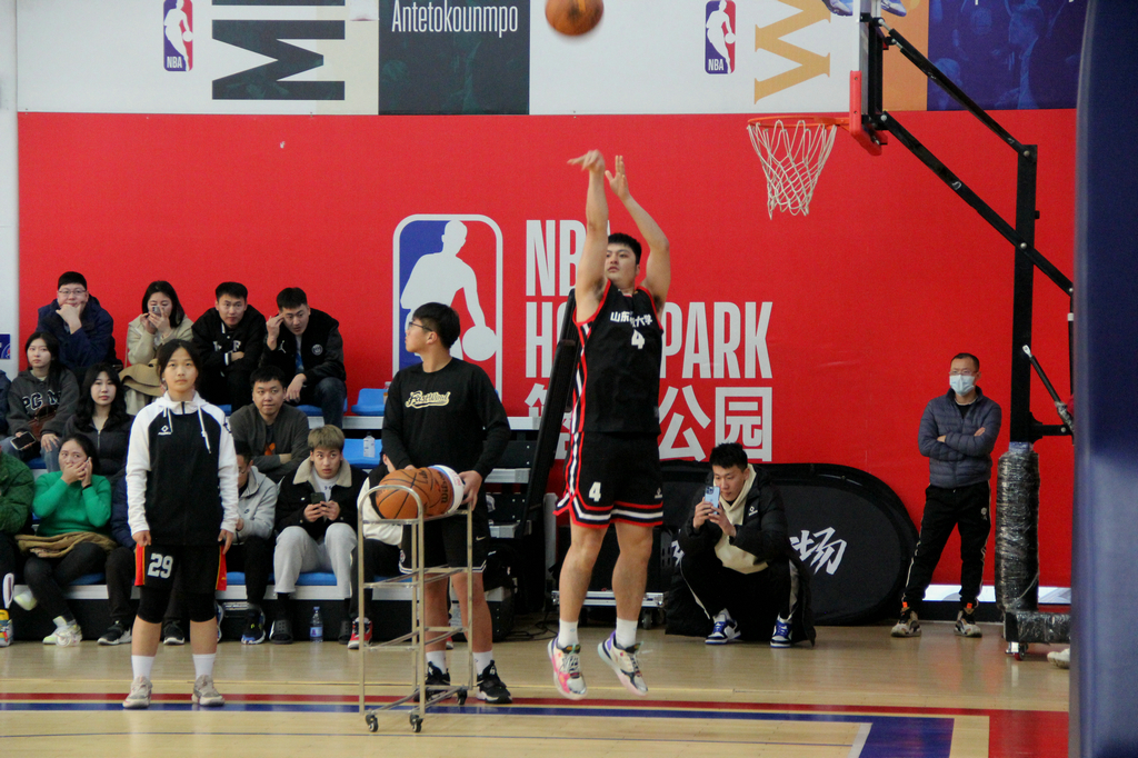 第三屆“潔晶杯”籃球邀請賽圓滿收官