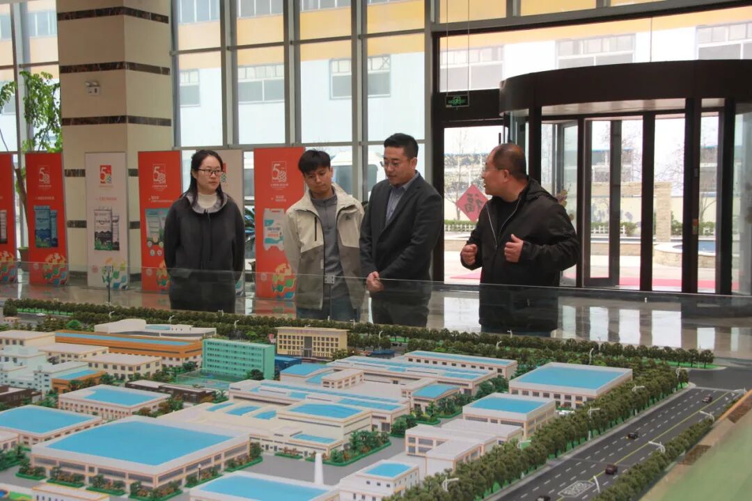 20260331青島海洋生物醫藥研究院到潔晶集團參觀洽談合作3